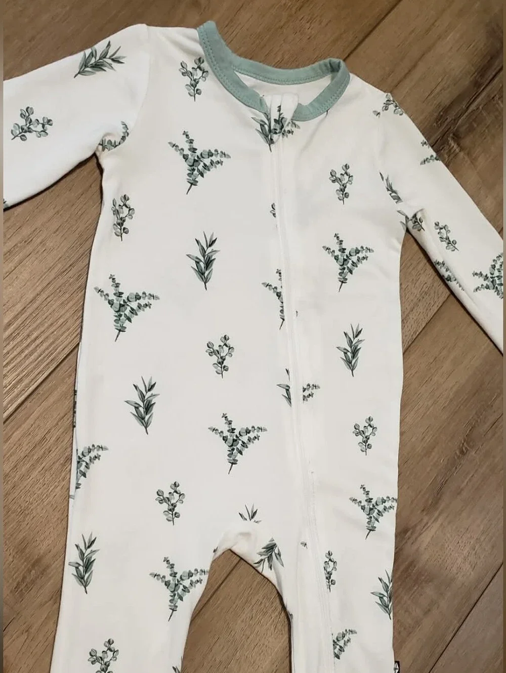 Kyte Baby Eucalyptus Zippered Romper Size 12-18 Months